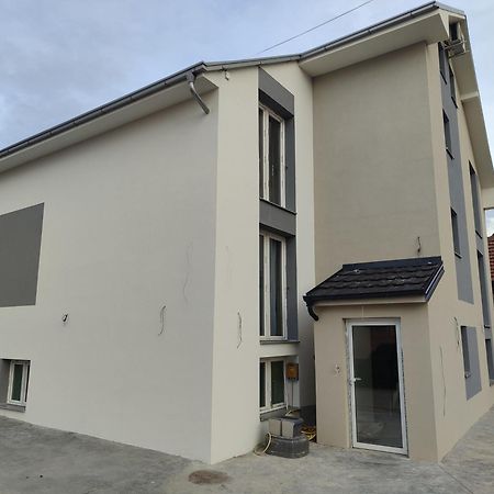 Apartmani Hub Nis Exterior foto